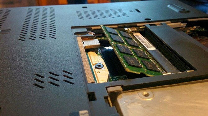 Instalando memoria no Notebook